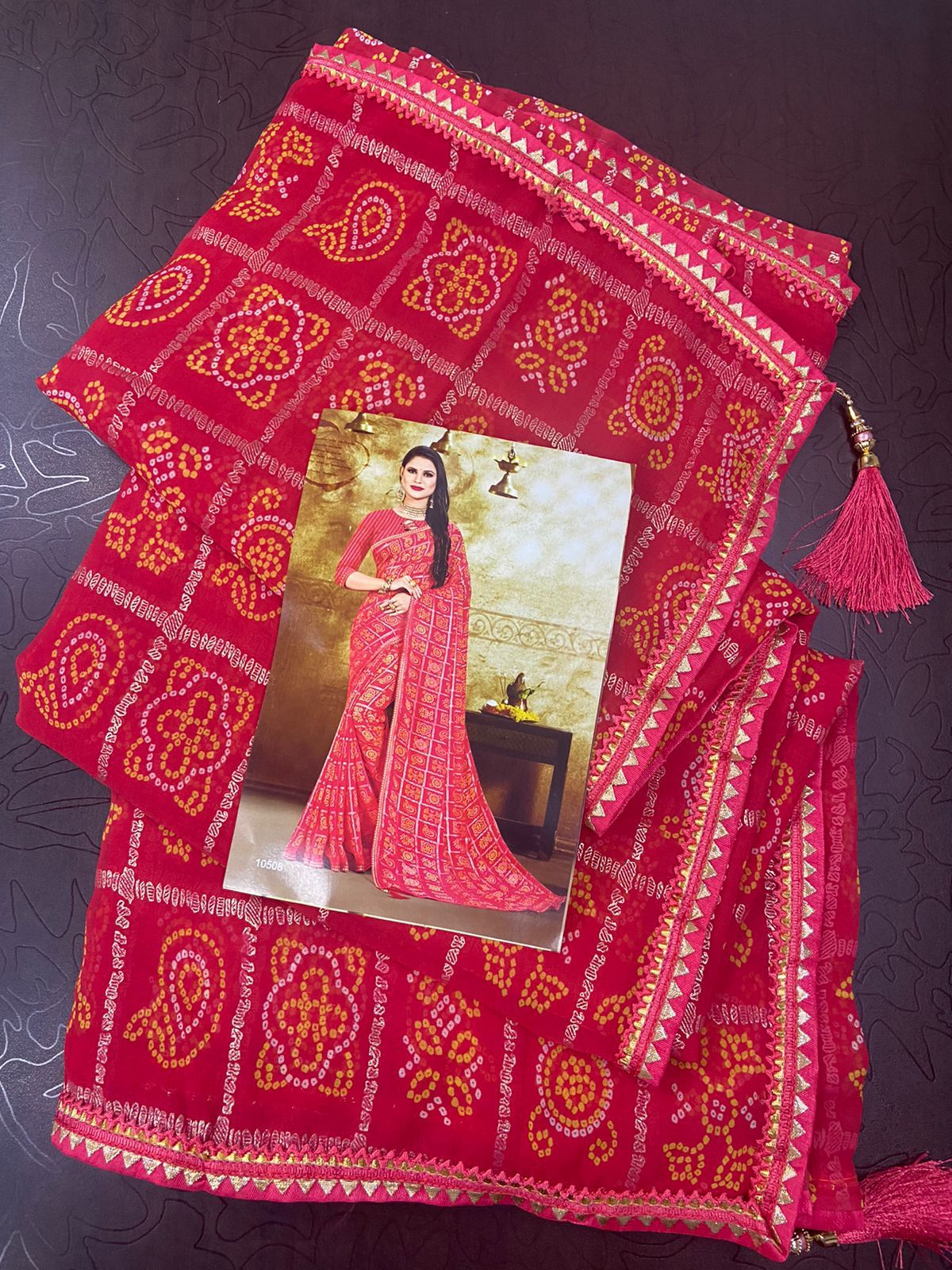 bandhej-saree-with-gota-border-disami-trends